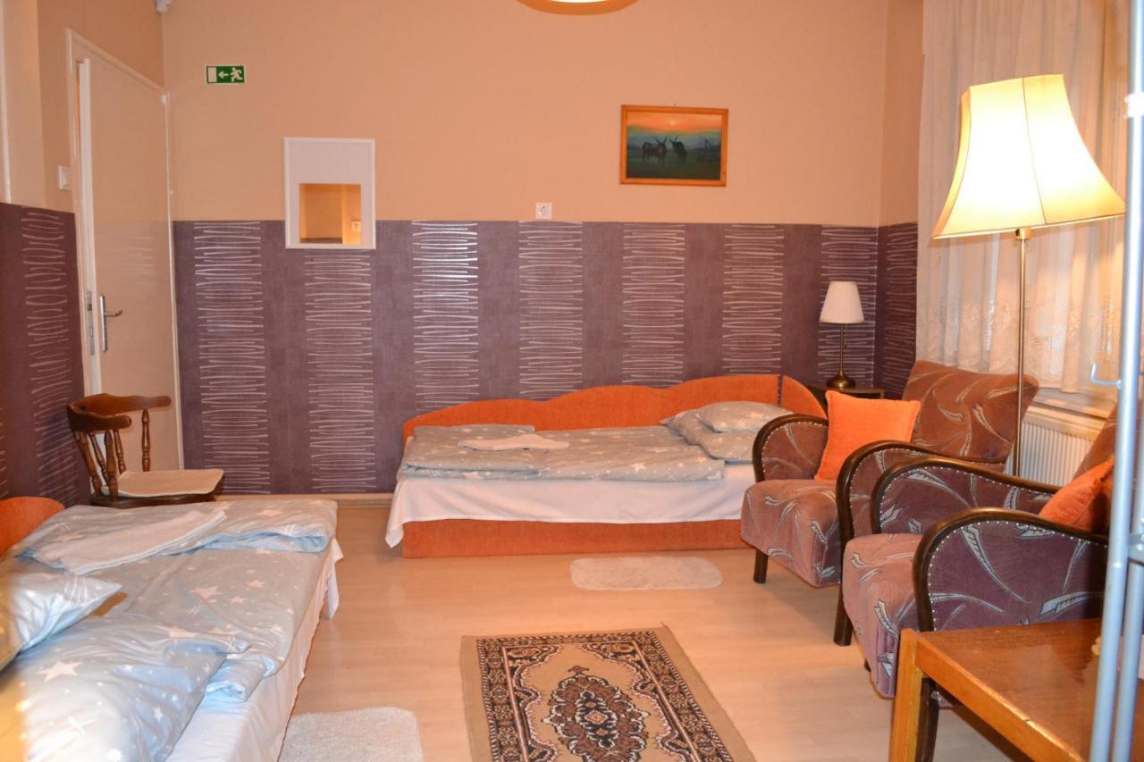 Vár-lak Vendégház Szendro Exterior foto